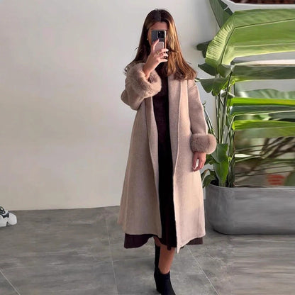 Damen eleganter, warmer Mantel mit luxuriösen Fellsärgen Merchesia