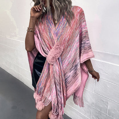 Damen modischer Poncho mit luxuriösem Kunstfellbesatz und kreativen Fransen Merchesia