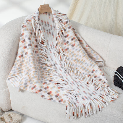 Damen eleganter Poncho mit fransigen Details und modernem Karomuster Merchesia