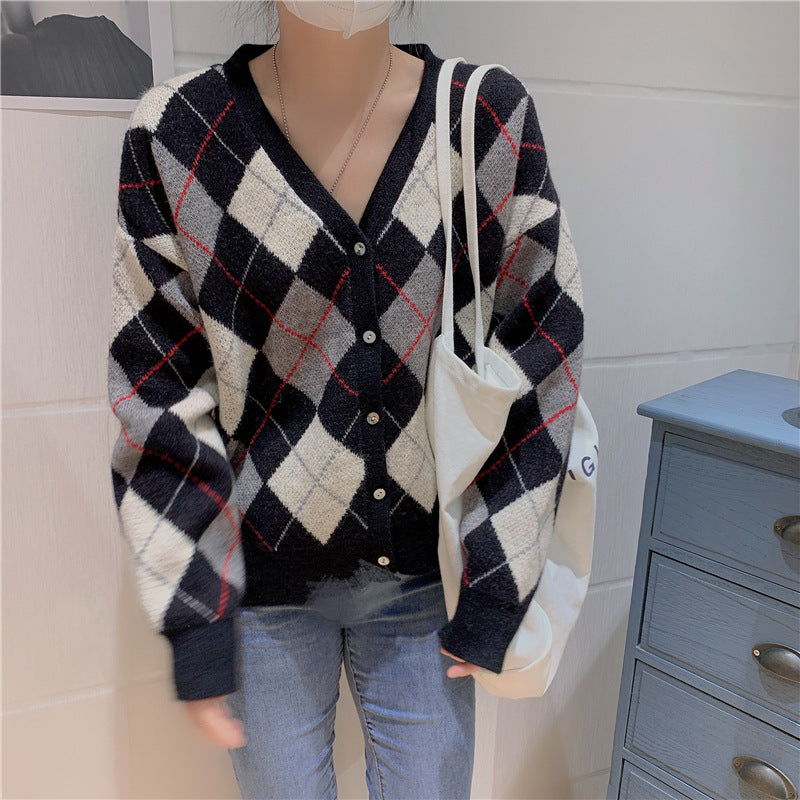 Damen Strickjacke mit modernem Rautenmuster und knöpfbarem Design Merchesia