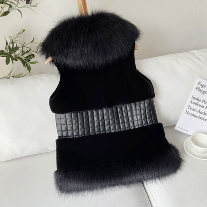 Damen Elegante Kunstpelz-Weste mit Stehkragen und glänzendem Gürtel Merchesia