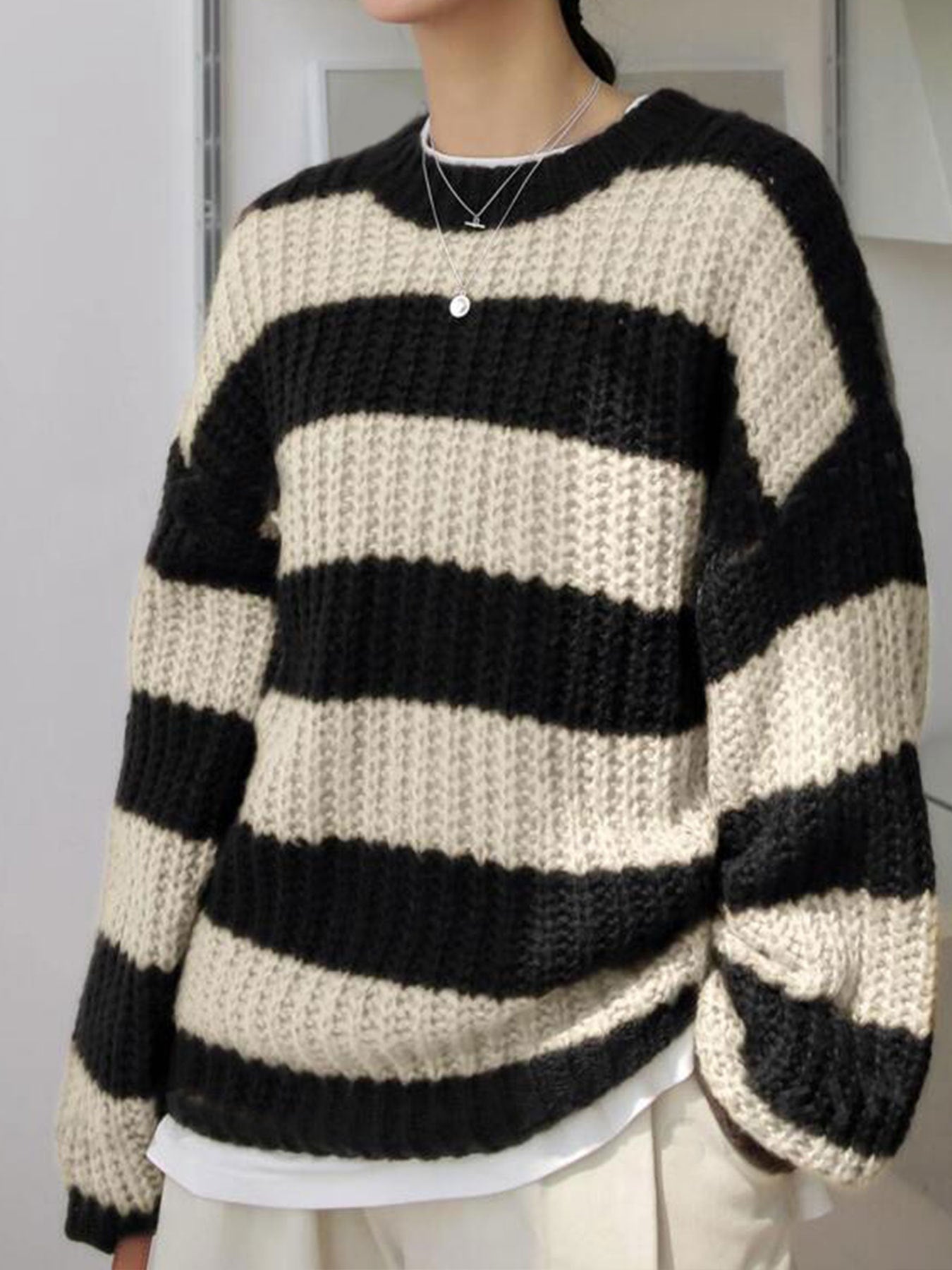 Damen modischer Strickpullover mit breiten Streifen und lockerer Passform Merchesia