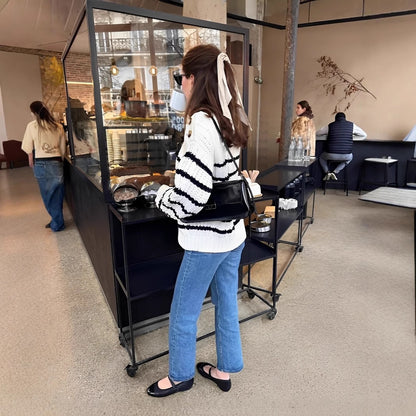 Damen Strickpullover mit maritimen Streifen und Knopfdetails Merchesia