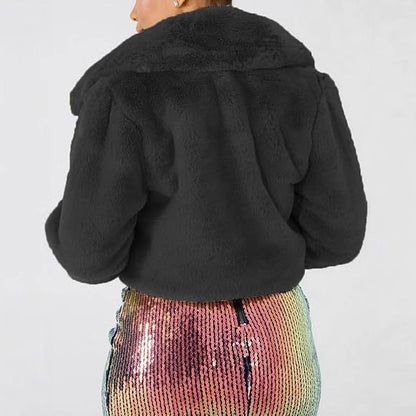 Damen Luxuriöse Kunstpelzjacke im eleganten Cropped-Design Merchesia