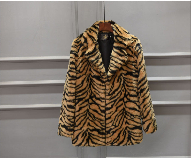 Damen Eleganter Kunstfellmantel im Tigerprint-Design Merchesia