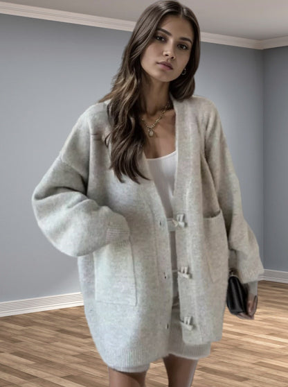 Damen Strickjacke mit großen Taschen und elegantem V-Ausschnitt Merchesia