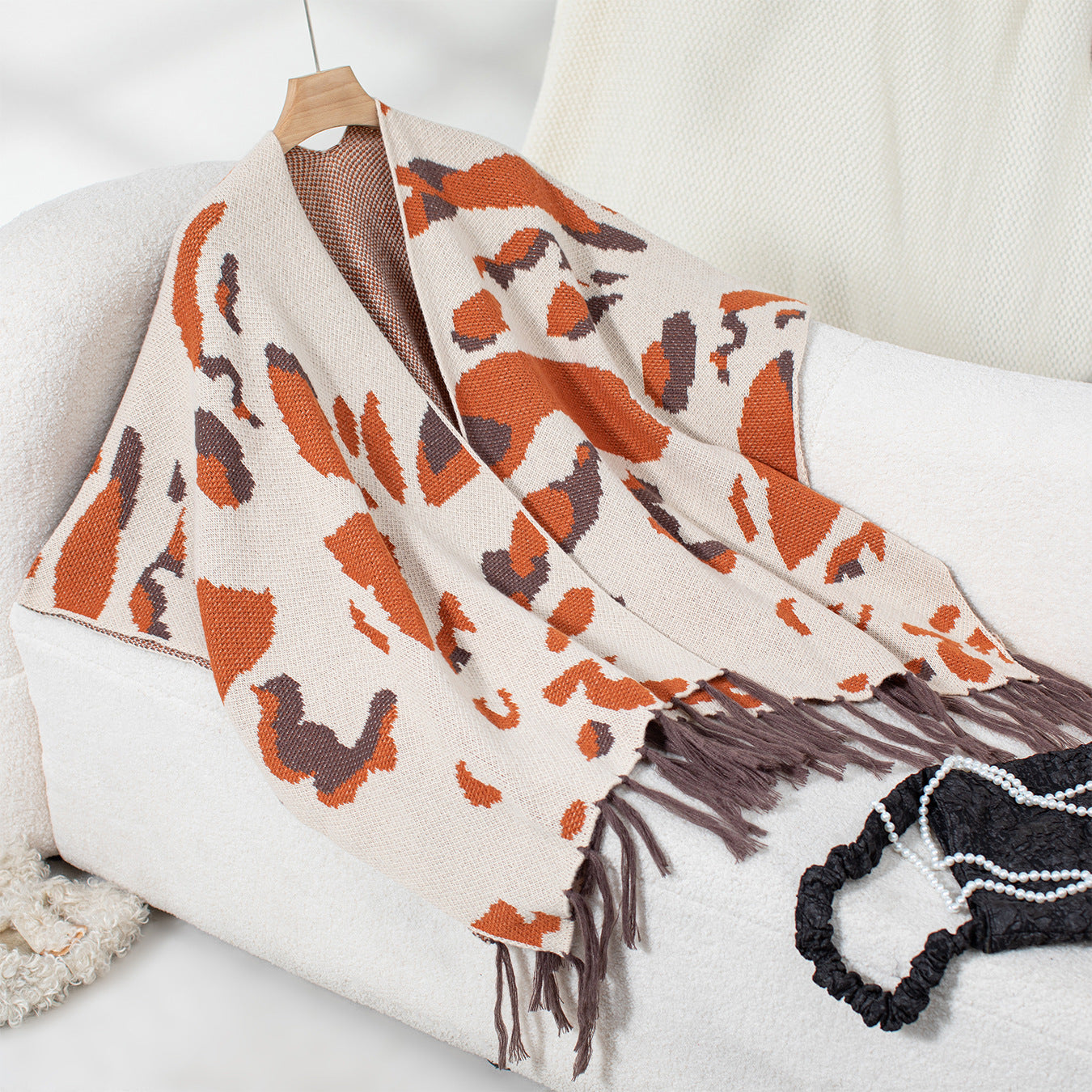 Damen weicher Schal mit fransigem Design Merchesia