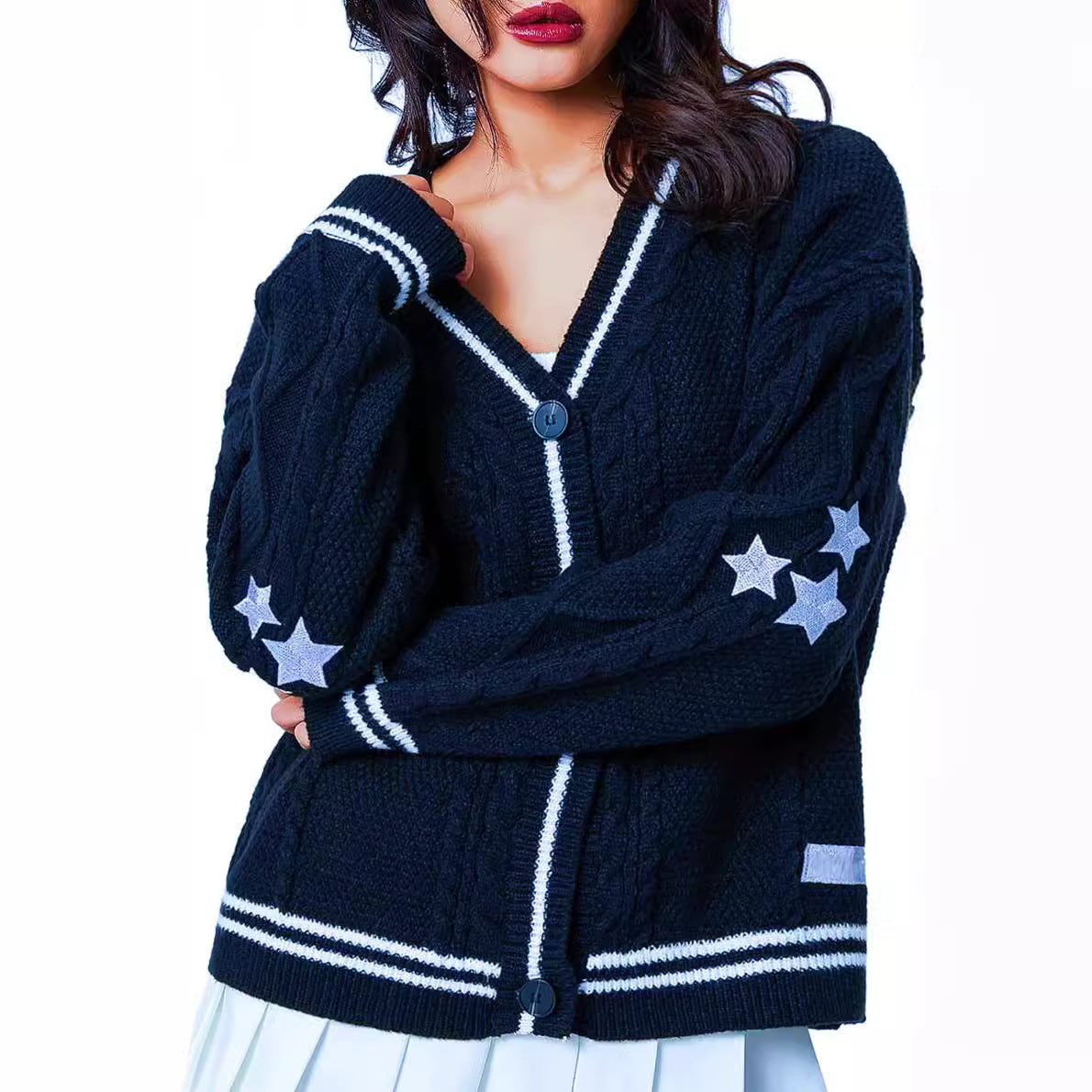 Damen Grob gestrickte Cardigan mit Sternenapplikationen und Knopfverschluss Merchesia