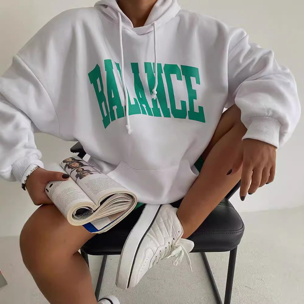 Damen Oversized Kapuzenpullover mit auffälligem Logo Merchesia