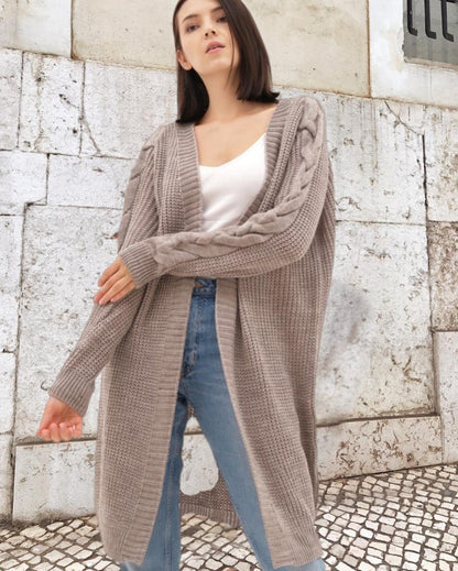 Damen Grobstrickmantel mit eleganten Zopfdetails und lässigem Schnitt Merchesia