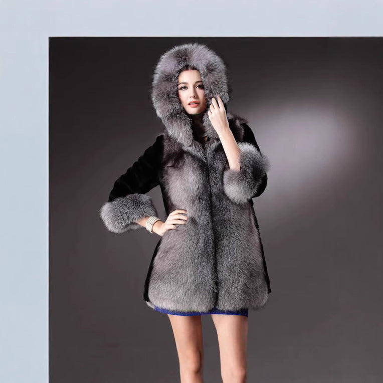 Damen Luxus Kunstpelzjacke mit Kapuze und dekorativen Details Merchesia