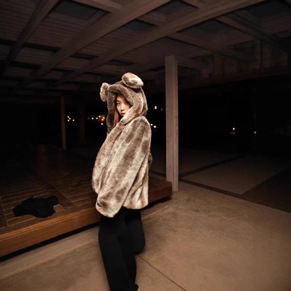 Damen Kuschelige Kunstpelzjacke mit verspieltem Ohren-Design Merchesia