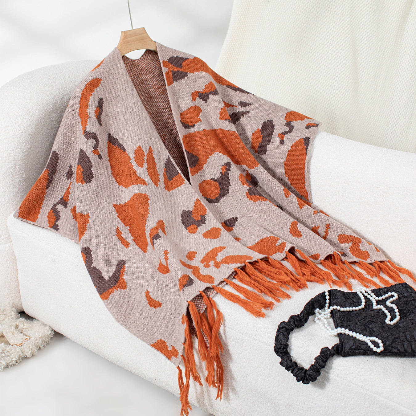 Damen weicher Schal mit fransigem Design Merchesia