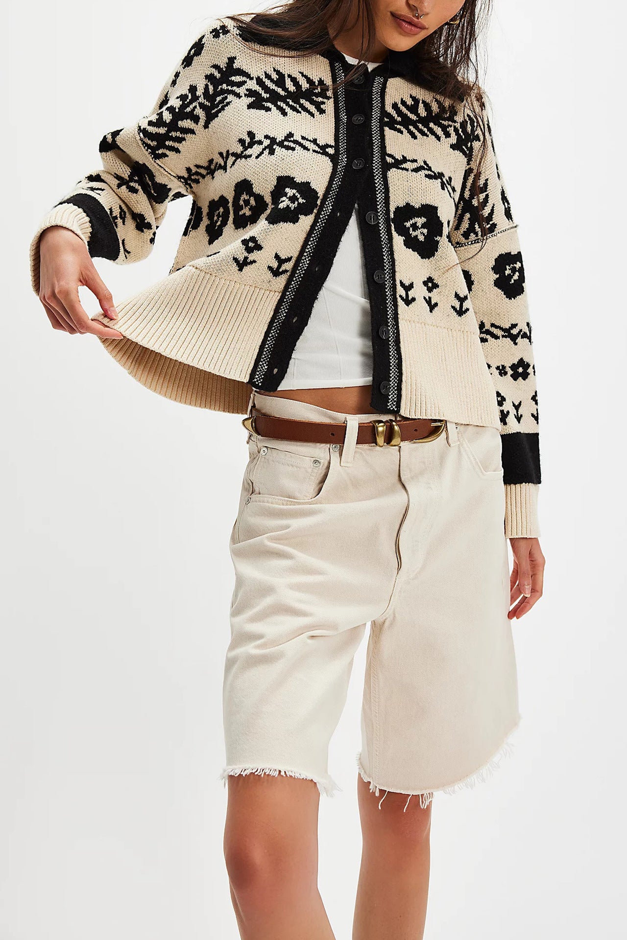 Damen Strickjacke mit floralem Muster und kleinen Knöpfen Merchesia