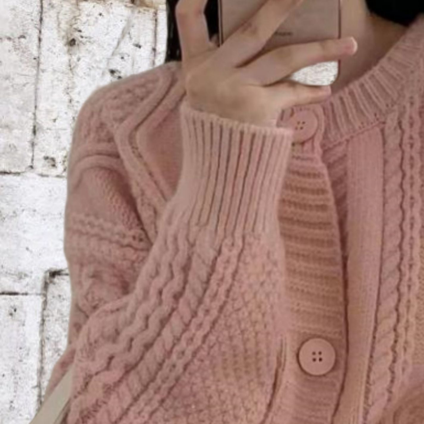 Damen Strickjacke im angesagten Zopfmuster und lässiger Silhouette Merchesia