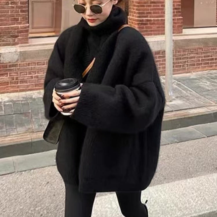 Damen Oversized Strickjacke aus hochwertigem Mohair-Mix mit tiefem V-Ausschnitt und praktischen Taschen Merchesia