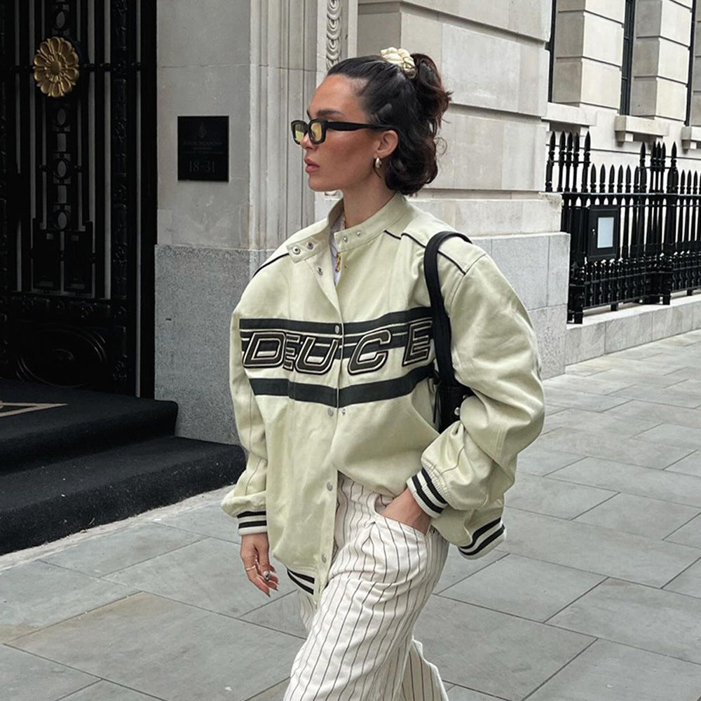 Damen sportliche Oversize-Jacke mit kontrastierendem Logo Merchesia