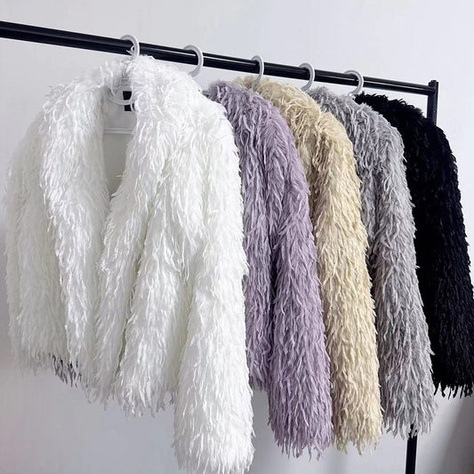 Damen Flauschige Kurzjacke aus Kunstpelz mit tiefem Schnitt Merchesia