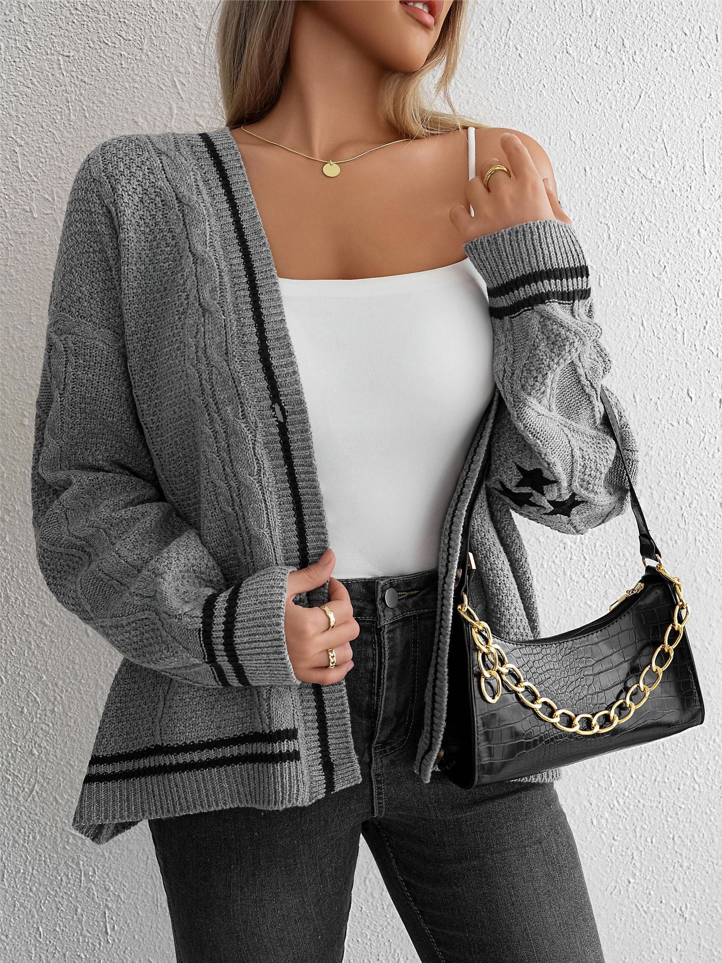 Damen lässiger Strickcardigan mit strukturiertem Zopfmuster und dekorativen Knöpfen Merchesia