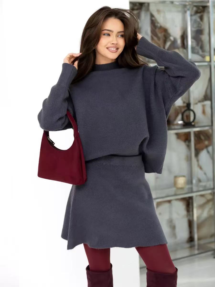 Damen luxuriöses Strickensemble mit hohem Kragen und ausgestellten Ärmeln Merchesia