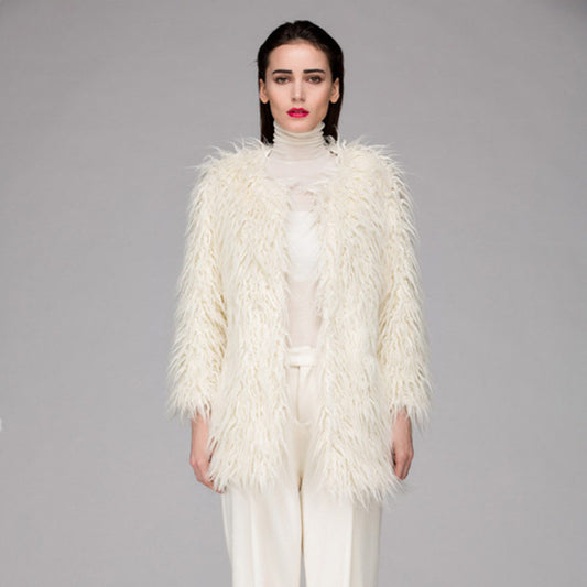 Damen Flauschiger Kunstpelzüberwurf mit großzügigem Schnitt und eleganten Ärmeln Merchesia