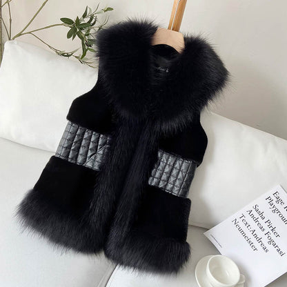 Damen Elegante Kunstpelz-Weste mit Stehkragen und glänzendem Gürtel Merchesia