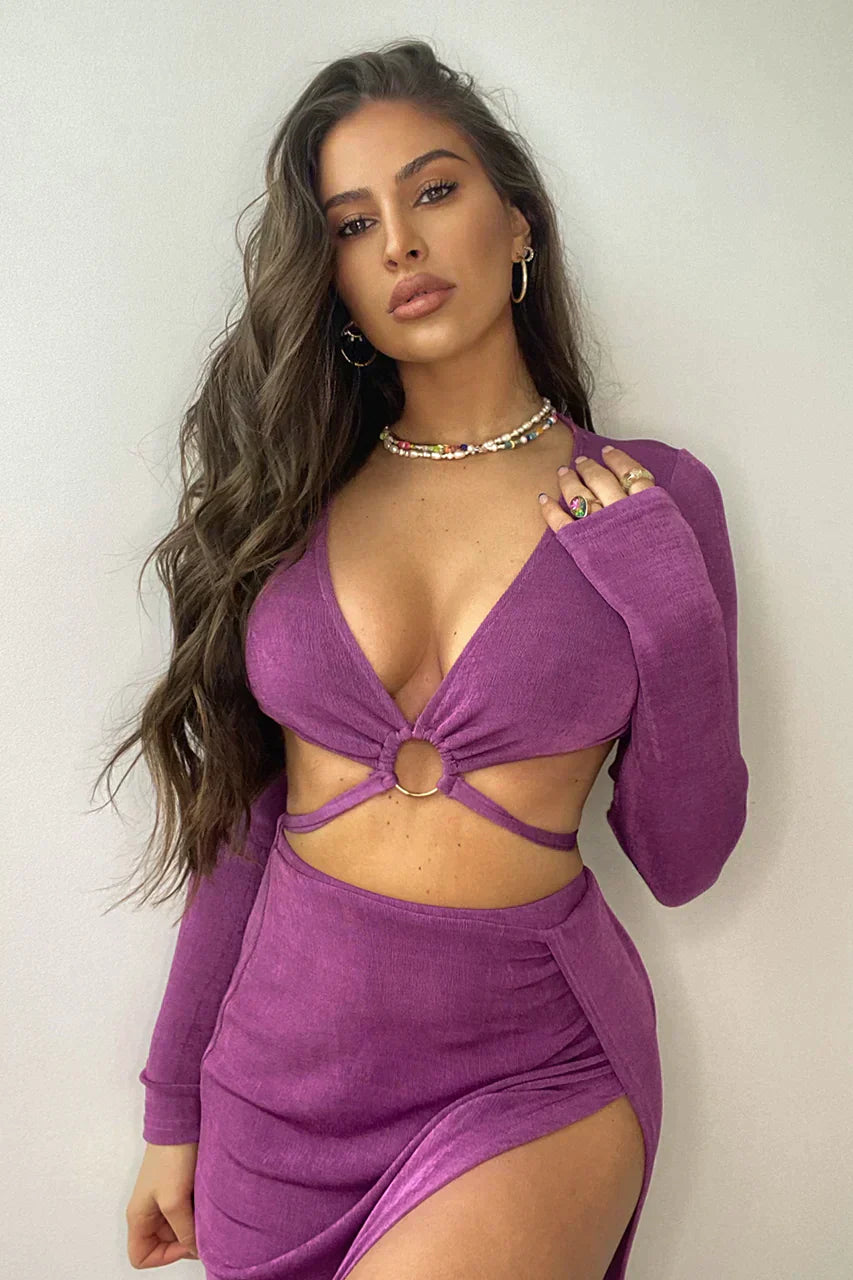 Merche-Ausschnitt mit langen Ärmeln und Schlitz für einen eleganten Sommer-Look