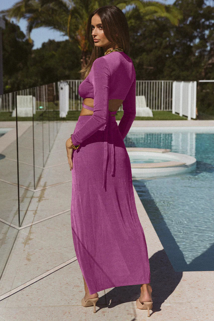 Merche-Ausschnitt mit langen Ärmeln und Schlitz für einen eleganten Sommer-Look