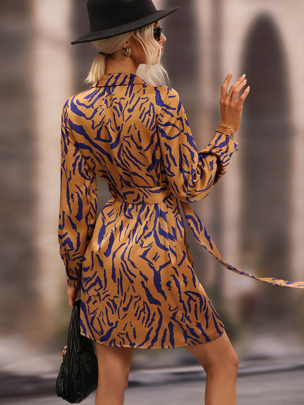 Wickelkleid mit Leopardenmuster