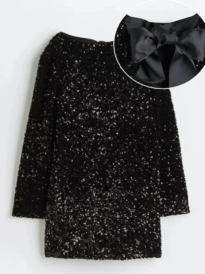 Fühlen Sie sich strahlend mit diesem Mini-Abendkleid
