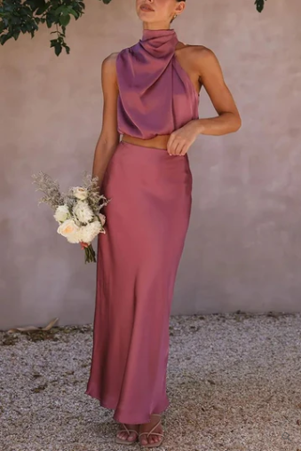 – ärmelloses zweiteiliges maxikleid aus satin mit unregelmäßigem kragen