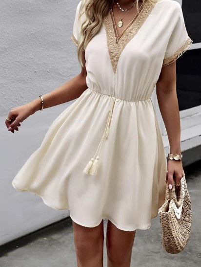 – cocktailkleid, schlichtes, lockeres spitzenkleid mit v-ausschnitt