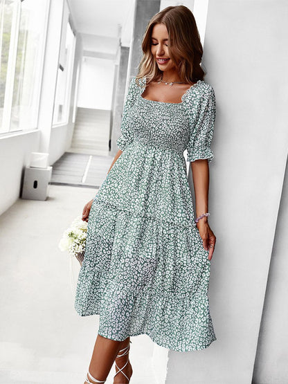Schulternahes Kleid