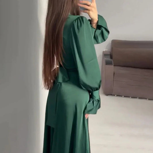 ein schickes Kleid mit Taillengürtel | Vesper