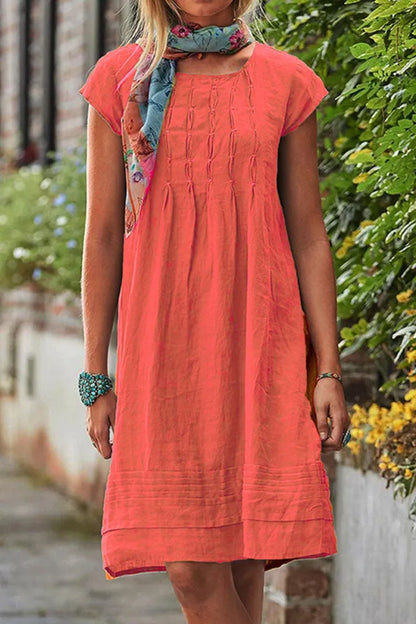 Lässiges Kleid mit kurzen Ärmeln und festem Patchwork-Ausschnitt