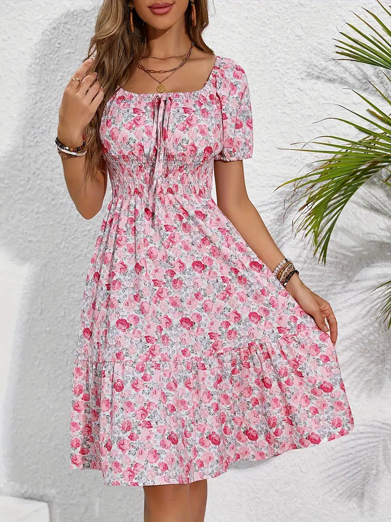 – gerafftes kleid mit knoten vorne und blumendruck