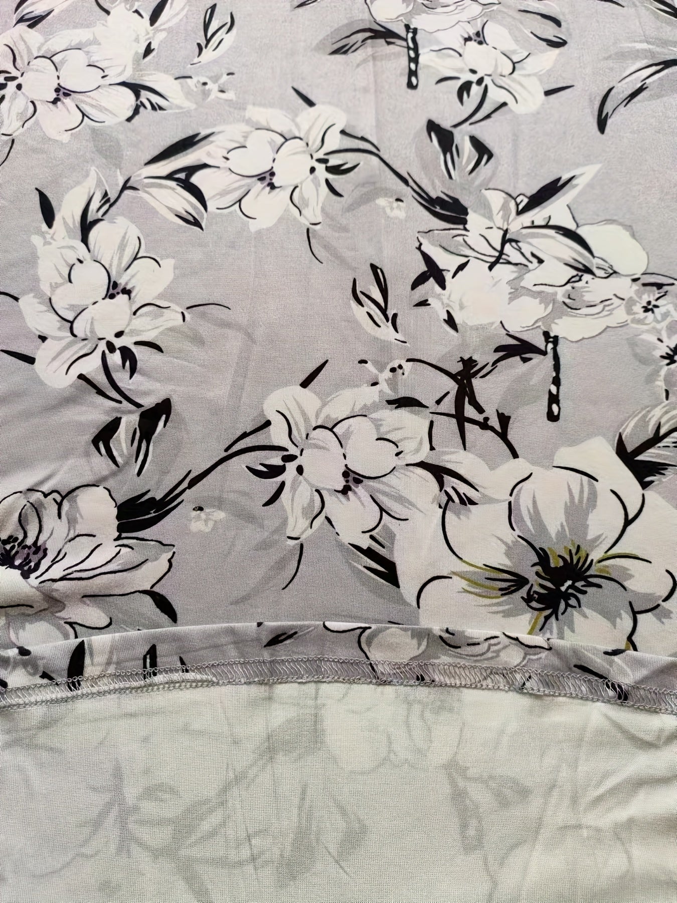 Blumiges Kleid für Damen | Grau