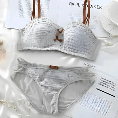 Zweiteiliger Bikini mit Blumenmuster und Cut-Out-BH