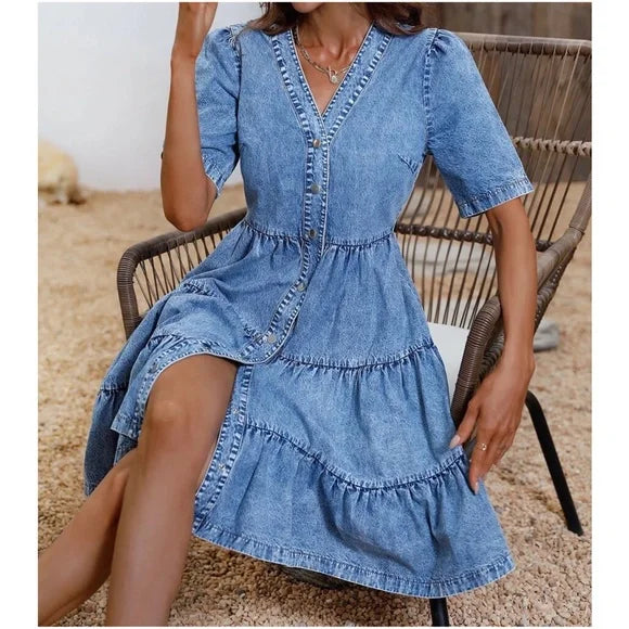 Chambray-Minikleid mit Rüschen und Knopfleiste aus Denim