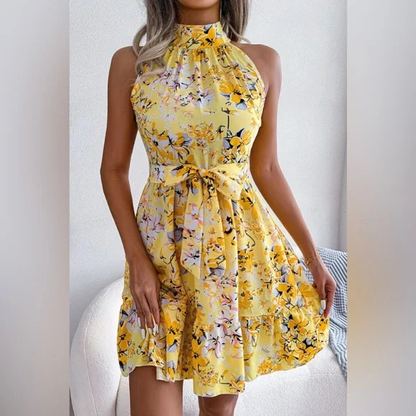 – A-Linien-Kleid mit Blumenmuster, Taillenschnürung und Rüschensaum