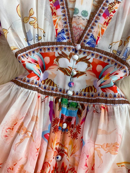 Einreihiges bedrucktes Kleid mit V-Ausschnitt
