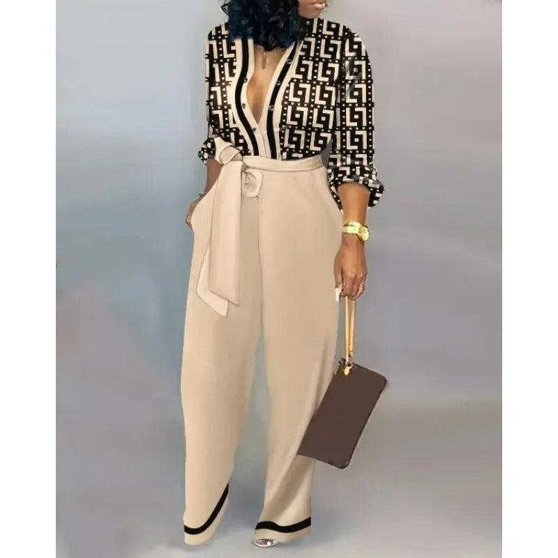Merche im Business Stil mit Patchwork Muster und Gürtel