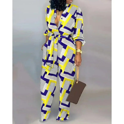 Merche im Business Stil mit Patchwork Muster und Gürtel