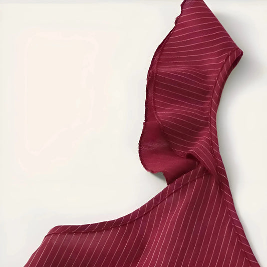 Damen-Pyjamas mit dekorativen Trägern